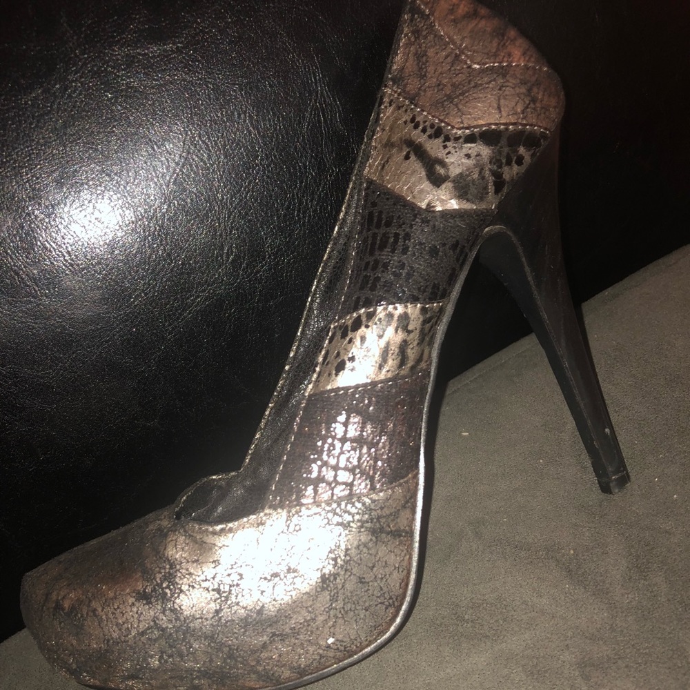 BKE Sole size 8 Heels